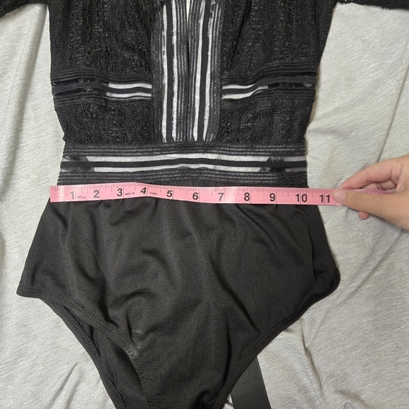 Lulus Casita Black Sheer Lace Long Sleeve Bodysuit Size Small NWT - Picture 8 of 9